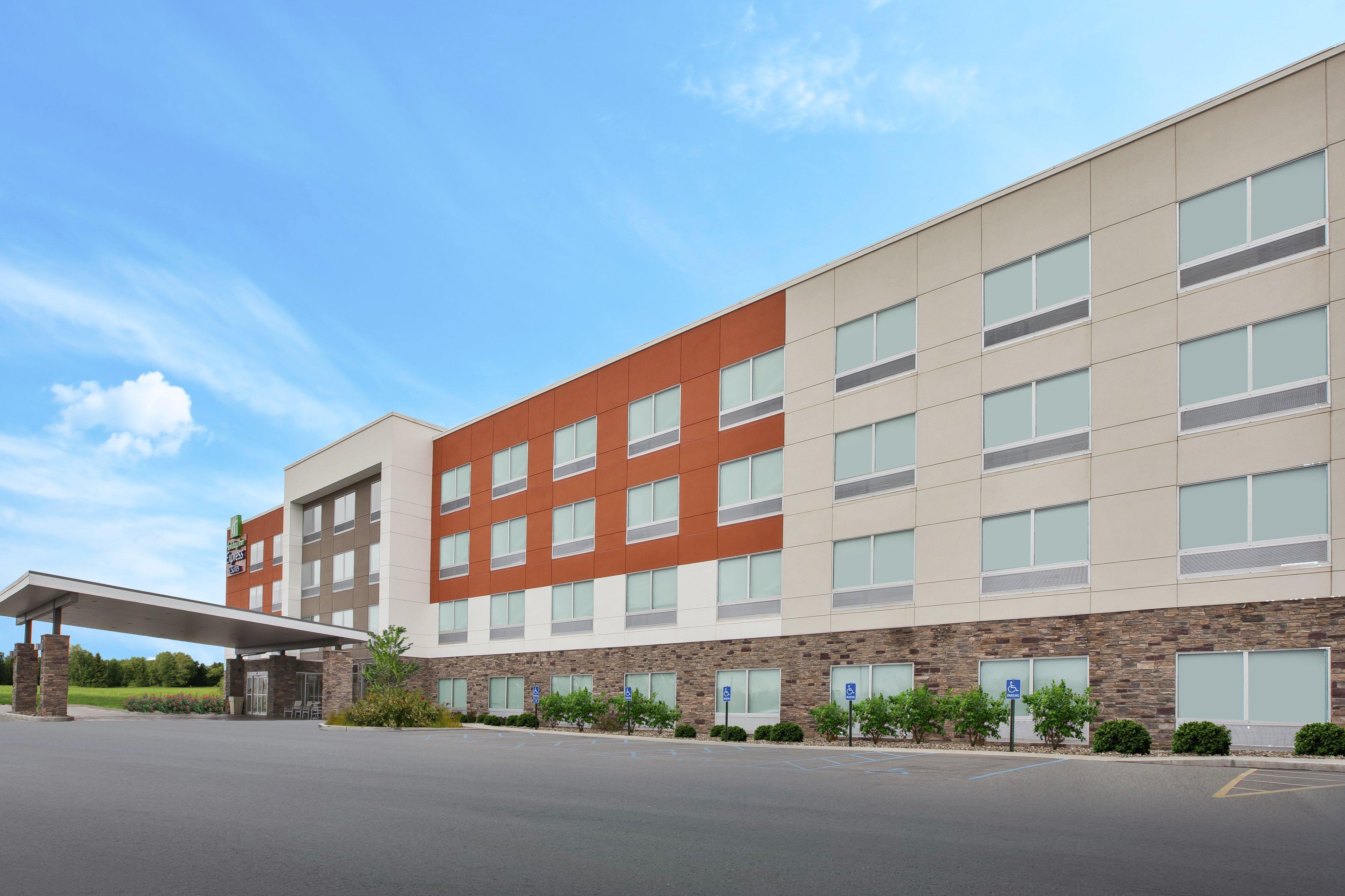 Holiday Inn Express & Suites - Parkersburg East By Ihg Exterior photo